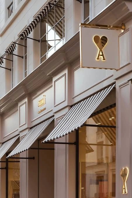 AMI PARIS: В ЧЕМ ФЕНОМЕН БЕШЕНОЙ ПОПУЛЯРНОСТИ ПАРИЖСКОГО БРЕНДА? 