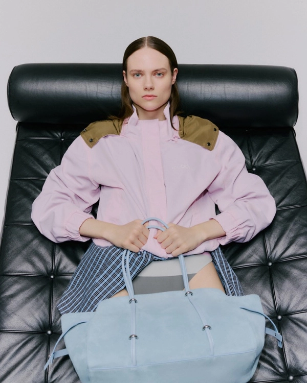 ТАЕМ ОТ НЕЖНОСТИ: ВСТРЕЧАЕМ ВЕСНУ С НОВОЙ КОЛЛЕКЦИЕЙ ICEBERG