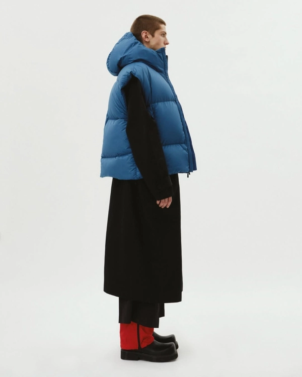 ГАЙД ПО ВЫБОРУ МУЖСКОГО ПУХОВИКА: 5 БРЕНДОВ, ГДЕ ФУНКЦИОНАЛЬНОСТЬ ВСТРЕЧАЕТСЯ СО СТИЛЕМ