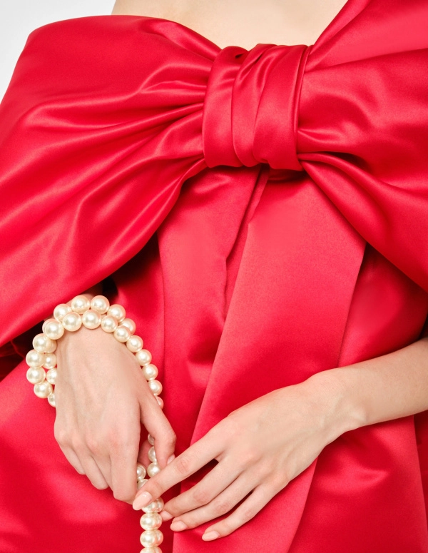 КОД: КРАСНЫЙ. ВСТРЕЧАЕМ ГОД ОГНЕННОЙ ЛОШАДИ В  ЦВЕТЕ, КОТОРЫЙ ПРИНЕСЕТ УДАЧУ