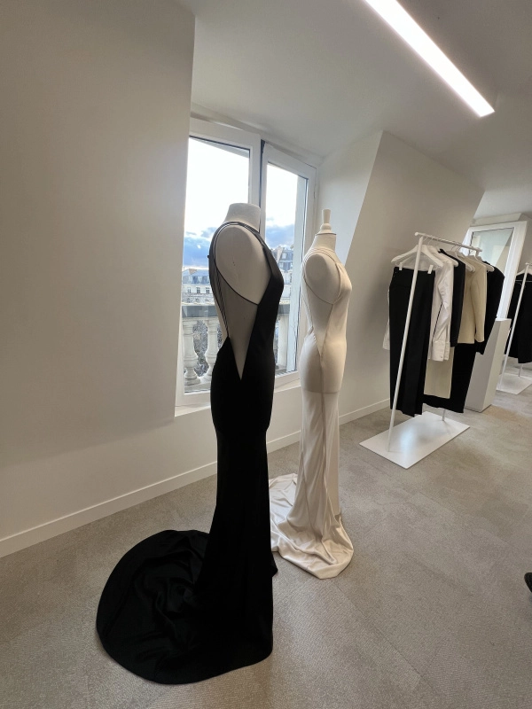 ПАРИЖСКИЙ ПРИВЕТ С ЛУЧШИМ ВИДОМ НА БАШНЮ - ИЗ ШОУРУМА MAISON MARGIELA