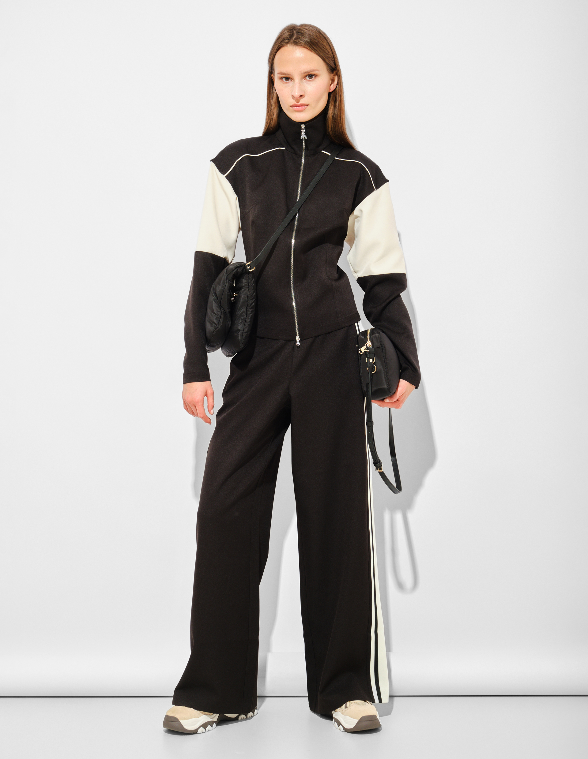 Костюм из свитшота и брюк с контрастными вставками Patrizia Pepe | Фото 4